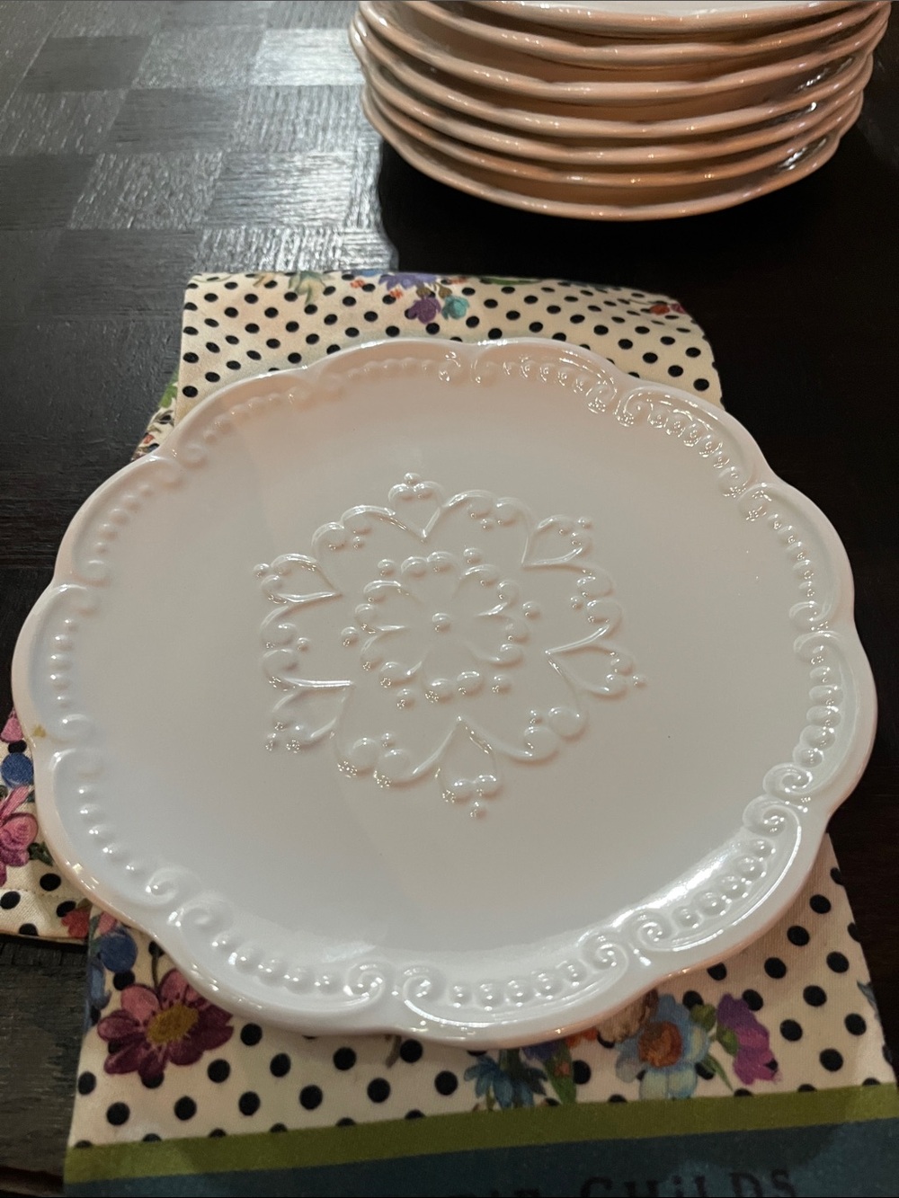 Pfaltzgraff White Scalloped Embossed Floral Dinner Plate